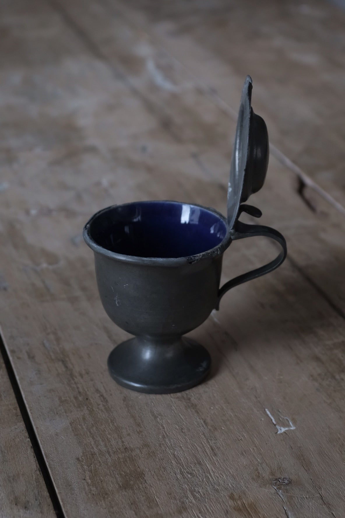 Antique Pewter Pot, Pewter,- ambiant