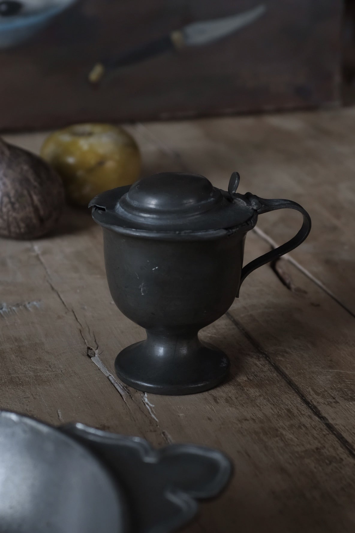 Antique Pewter Pot, Pewter,- ambiant