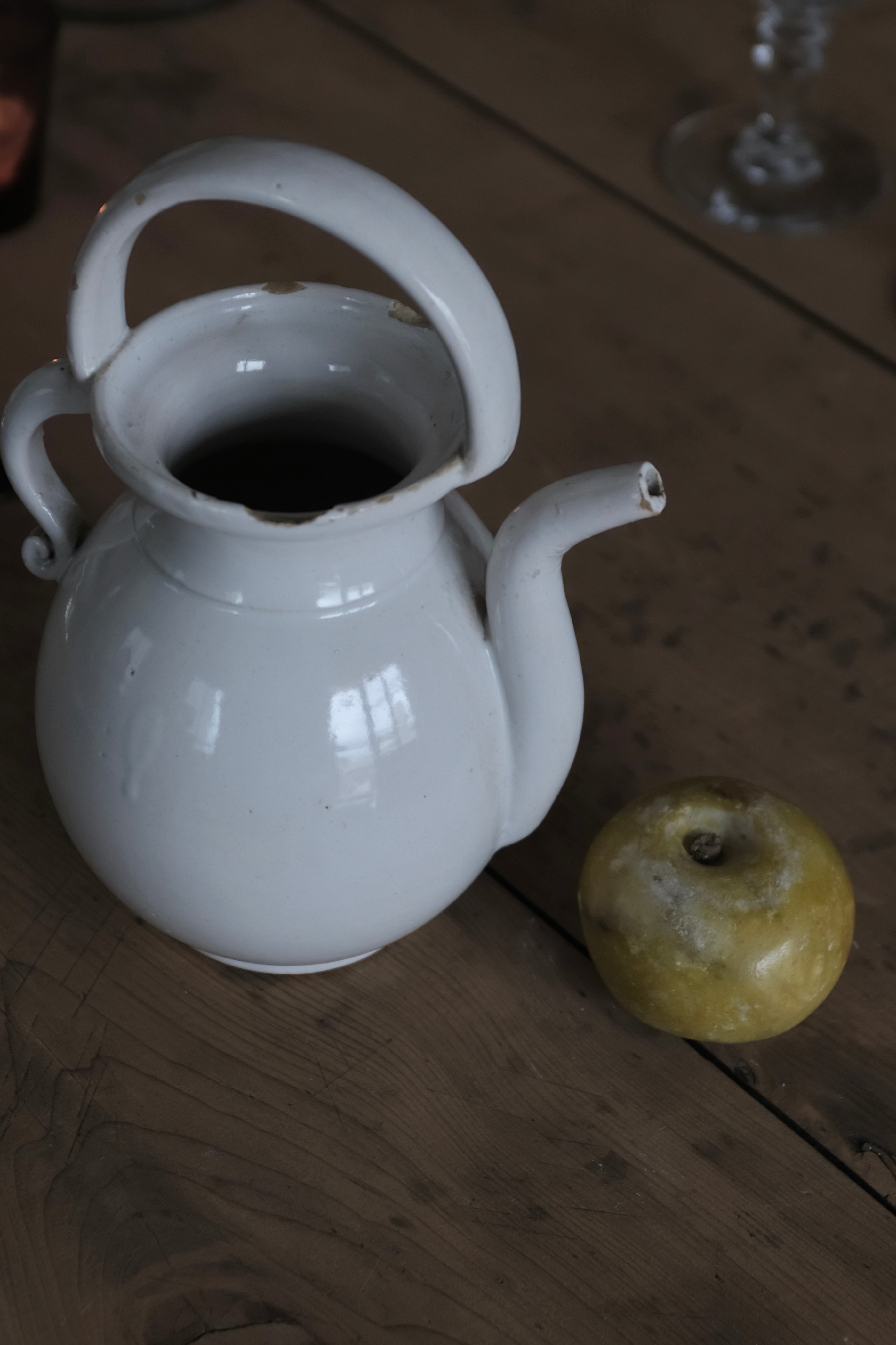 French Antique Provence Pitcher "Gargoulette" / フランス アンティーク 白錫釉 水差し ピシェ 23564, French Antique Faience Pitcher,- ambiant