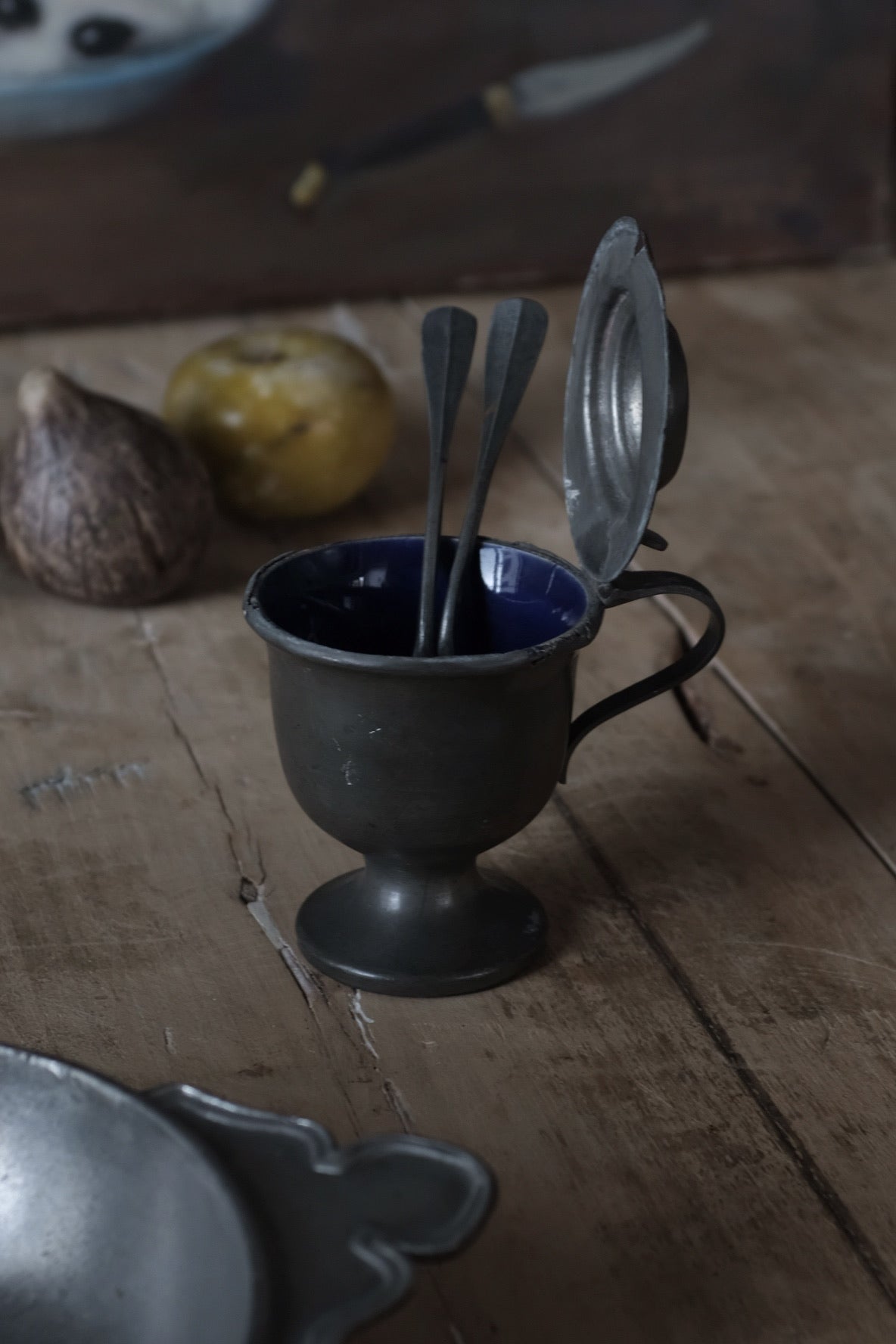 Antique Pewter Pot, Pewter,- ambiant