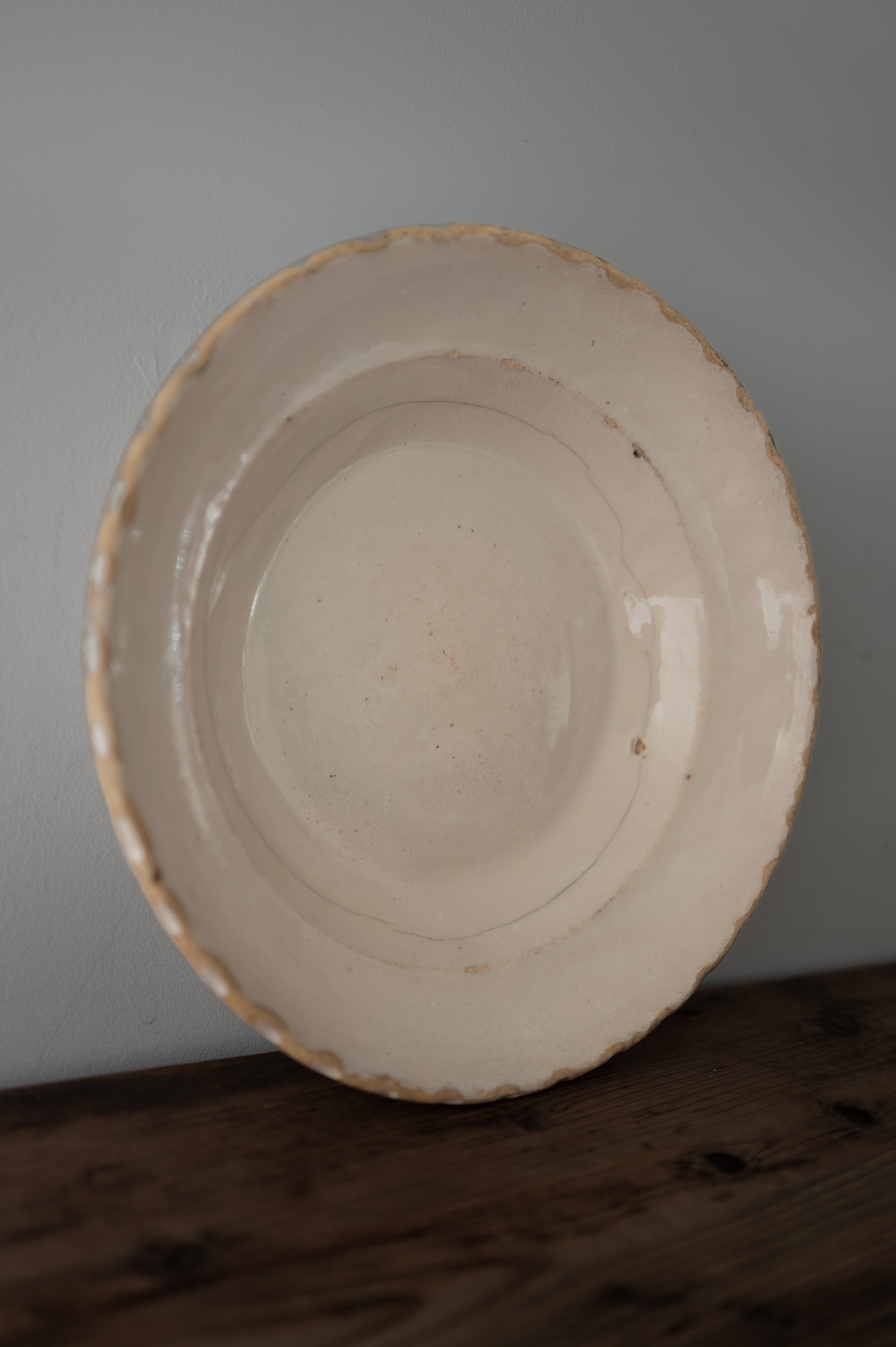 19th Century Italian Grottaglie, Puglia, White Tin Glazed Ring Flower Large Plate AN-4176
