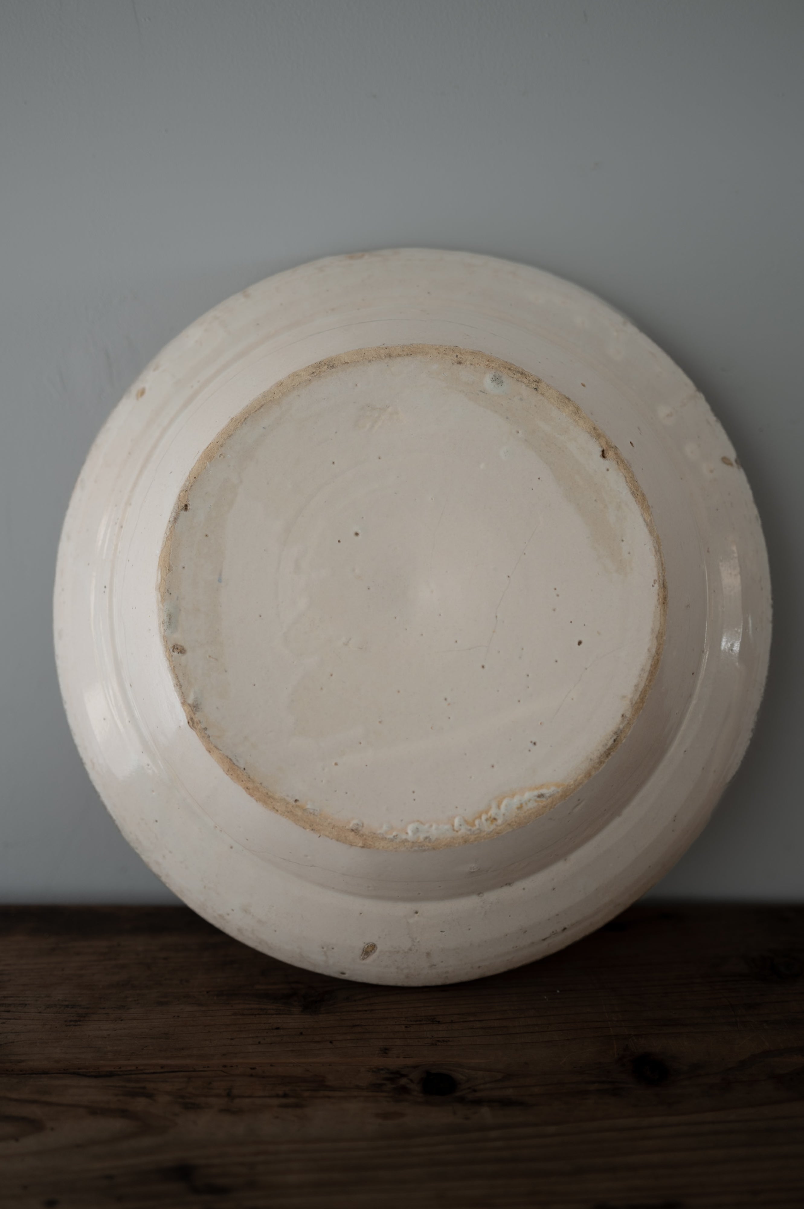 19th Century Italian Grottaglie, Puglia, White Tin Glazed Ring Flower Large Plate AN-4176