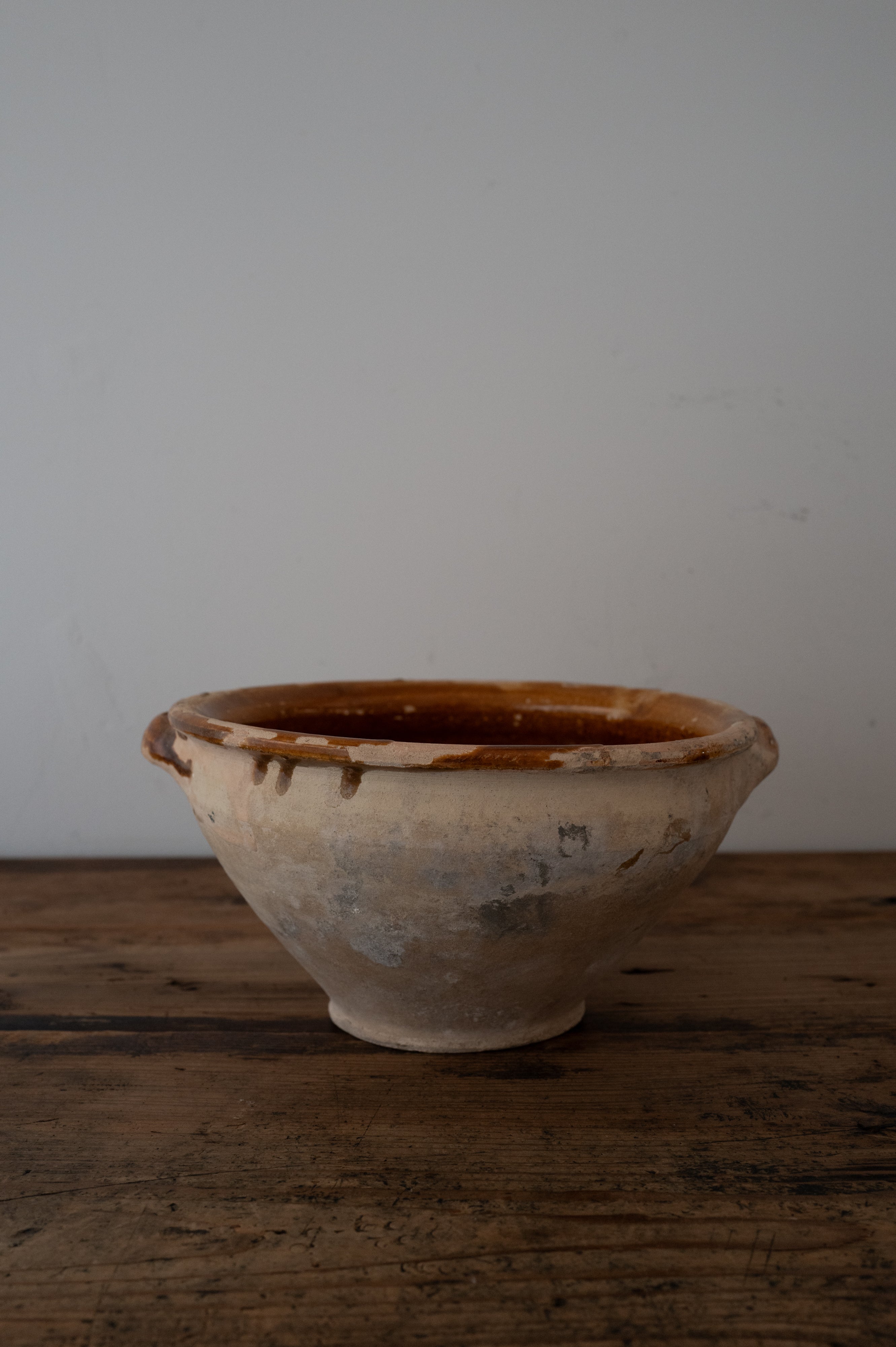 19th Century Italy Puglia Grottaglie Yellow Glazed Bowl AN-24149