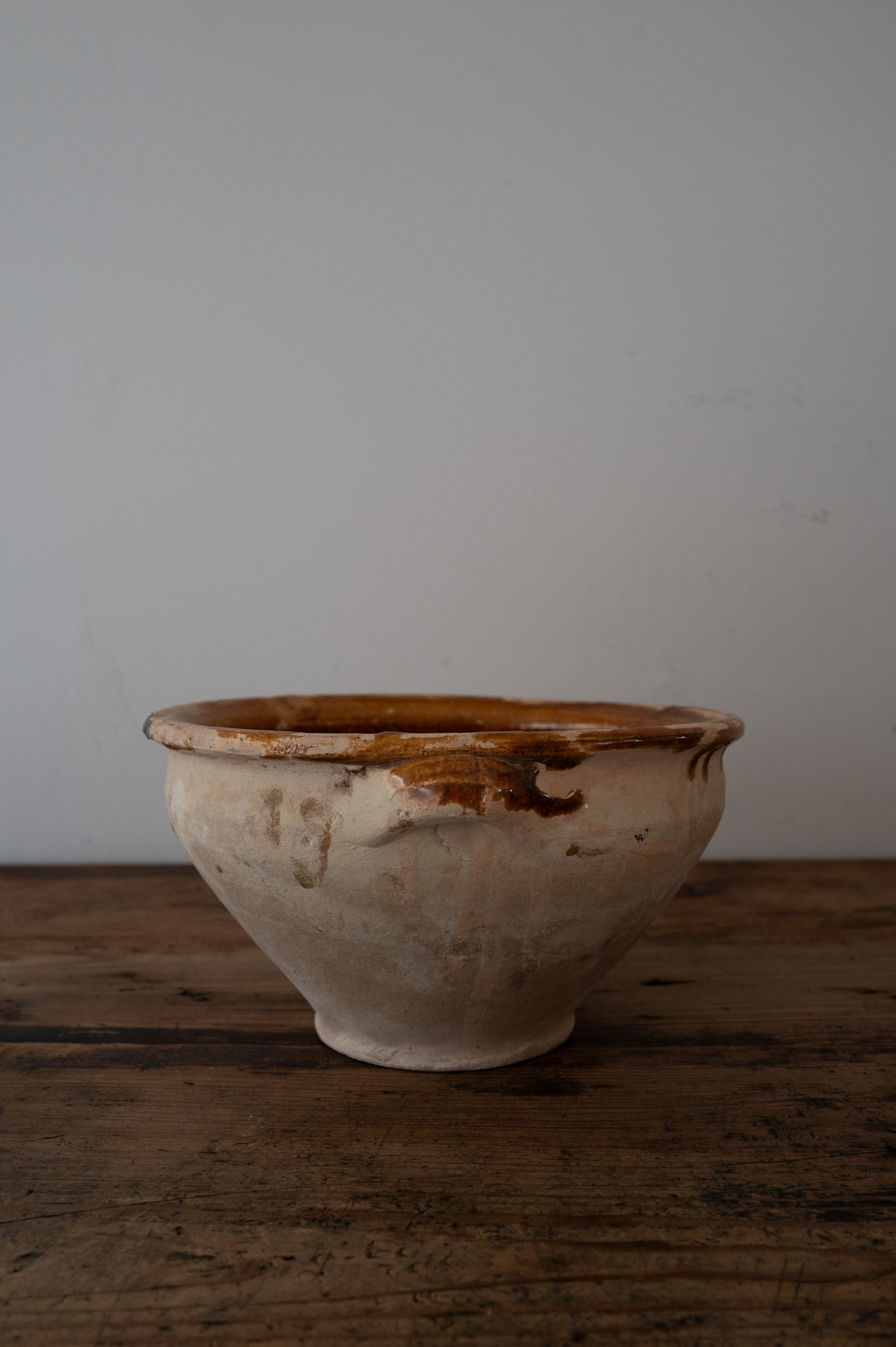 19th Century Italy Puglia Grottaglie Yellow Glazed Bowl AN-24149