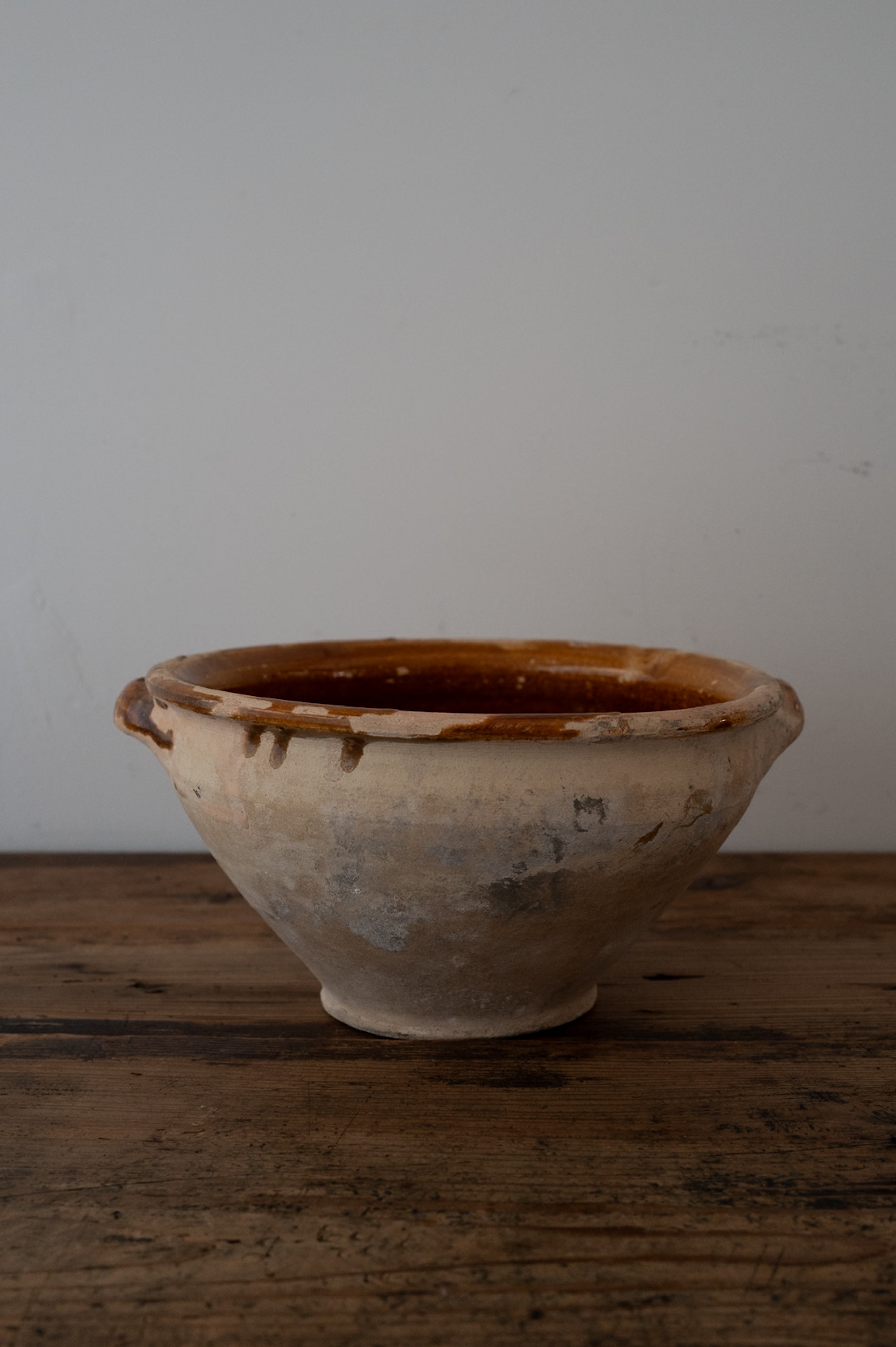 19th Century Italy Puglia Grottaglie Yellow Glazed Bowl AN-24149