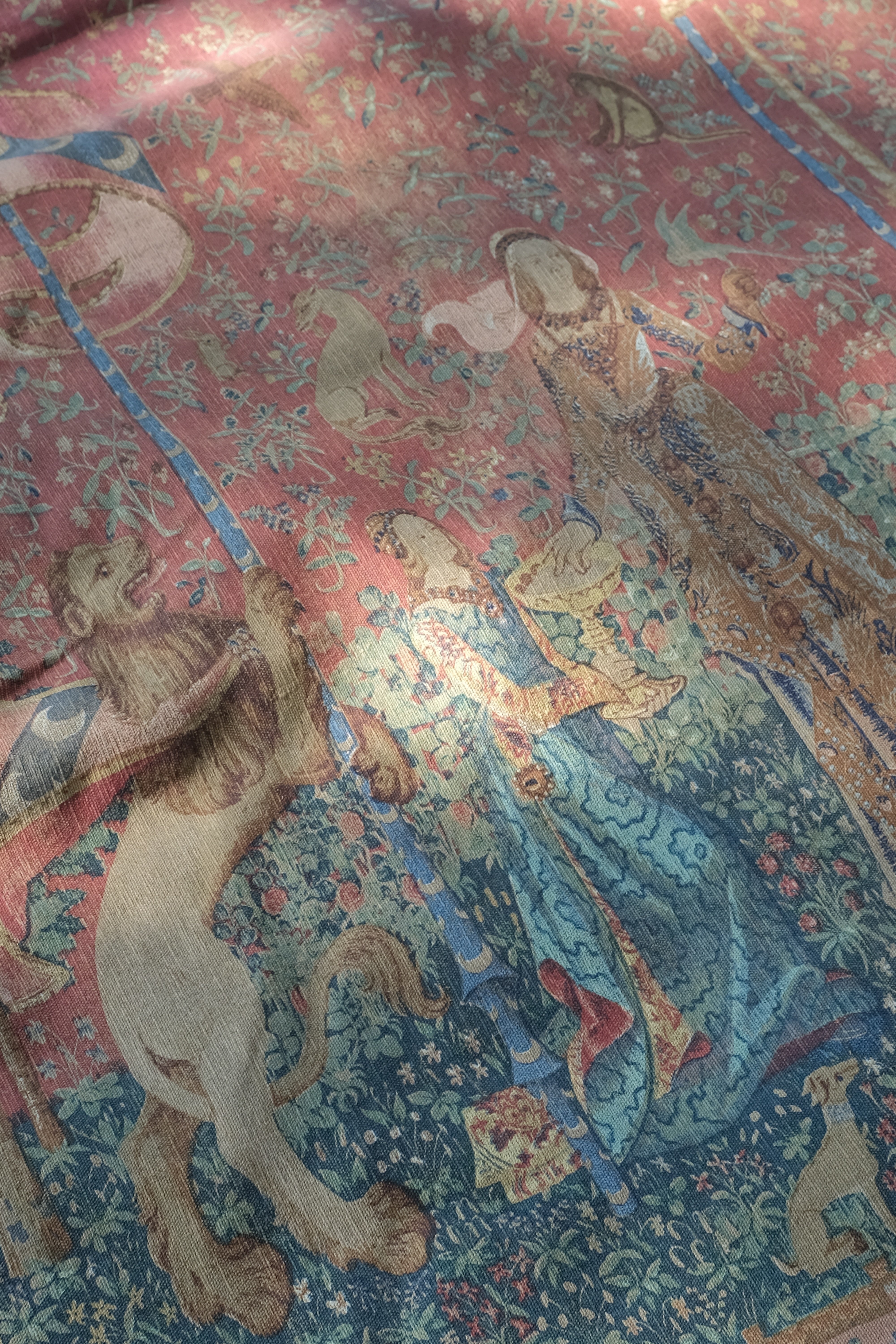  Tapestry " La Dame à la licorne -Le Goût- "　/   "貴婦人と一角獣 -味覚-"  タペストリー, ,- ambiant