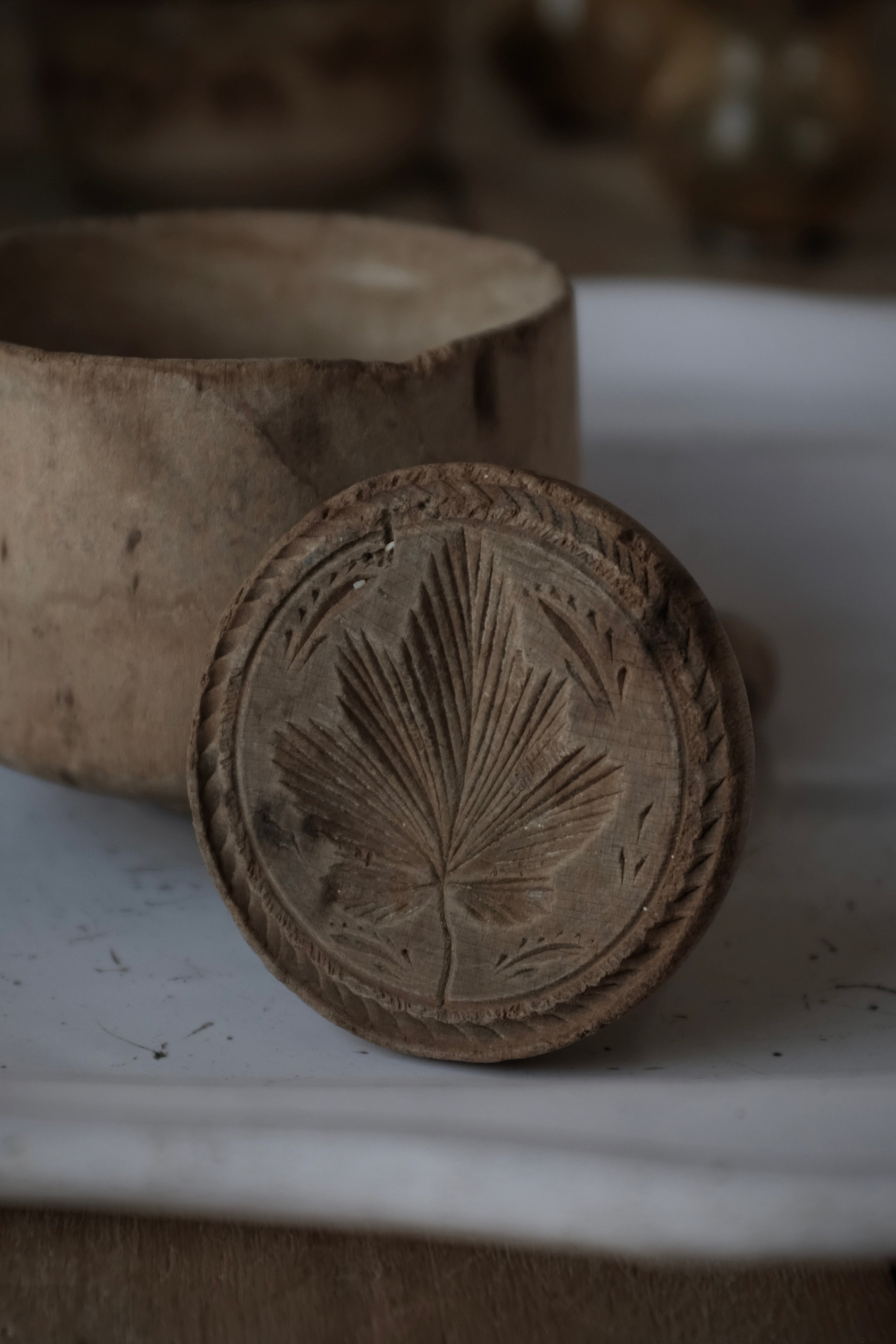  Antique Wooden Butter Mold, Antique,- ambiant